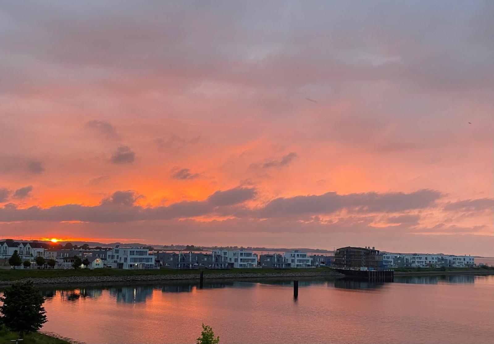 Waterkant คัพเพล์น ภายนอก รูปภาพ